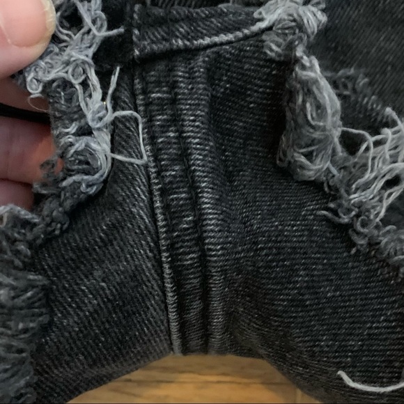 SOLD BDG High Rise Washed Black Denim Mom Shorts Sz 27 - Picture 11 of 11